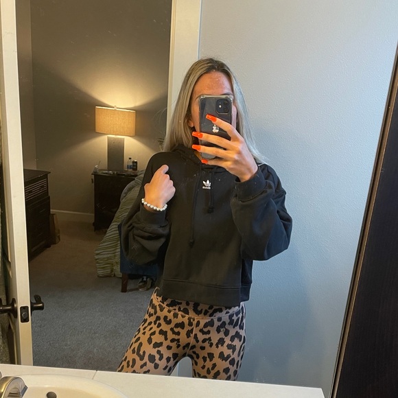 ALLFENIX Leopard Print Women's Leggings and Top Set - Picture 6 of 12